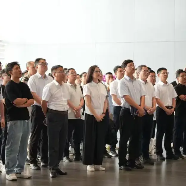 SAIC-GM-LULING e DONGFENG LIUZHOU MOTOR CROCO Reunião